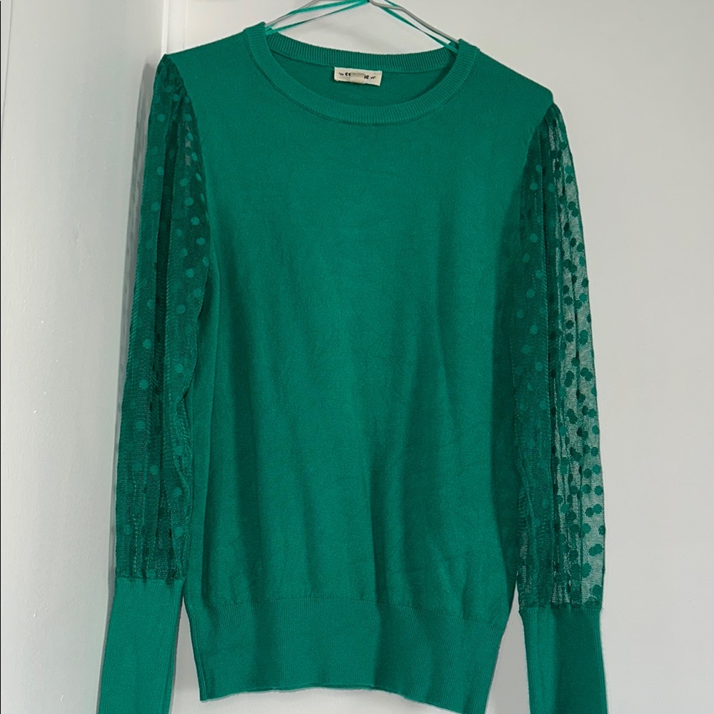 Chic sweater